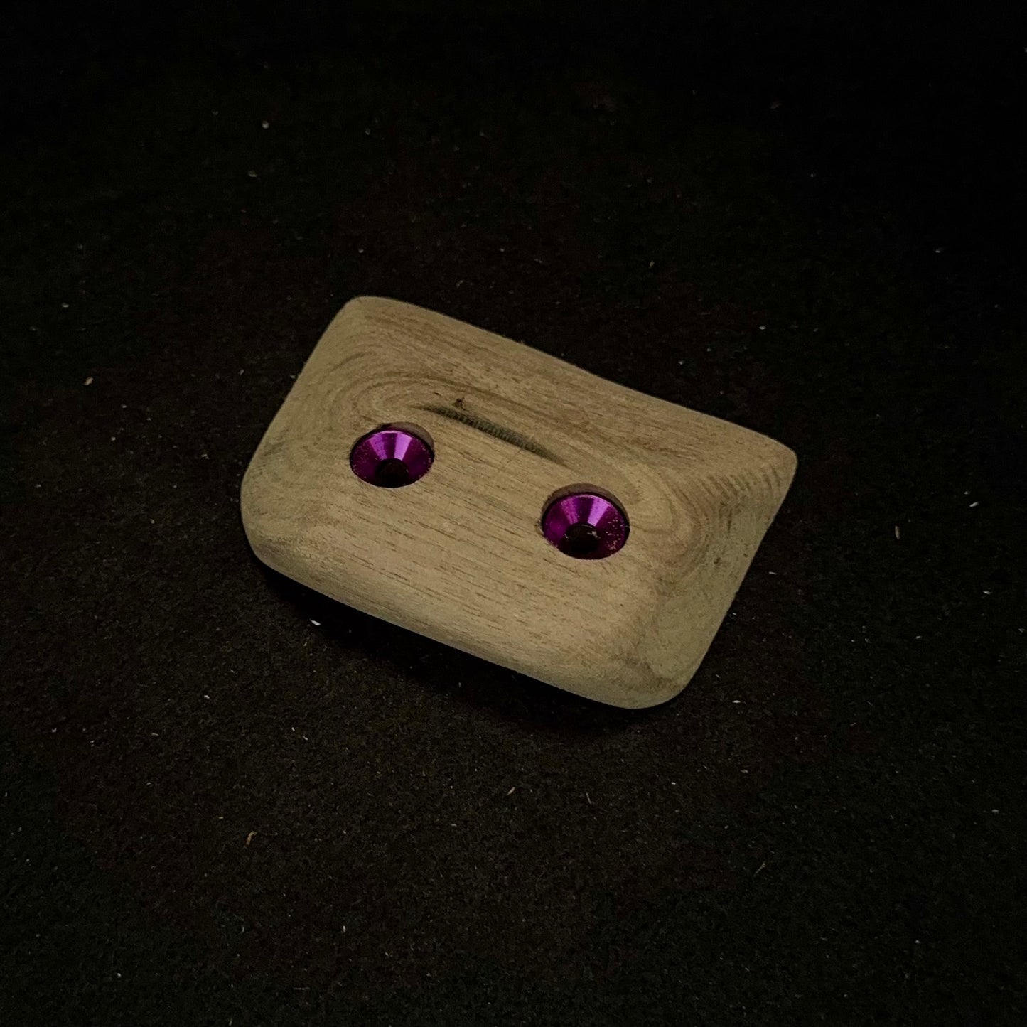 20mm 20° incut 3-finger thumbcatch Crimp - Wood Climbing Hold