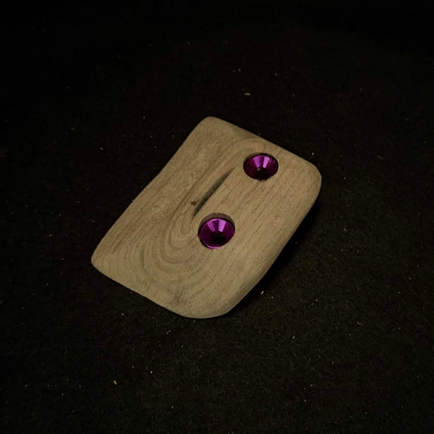 20mm 20° incut 3-finger thumbcatch Crimp - Wood Climbing Hold